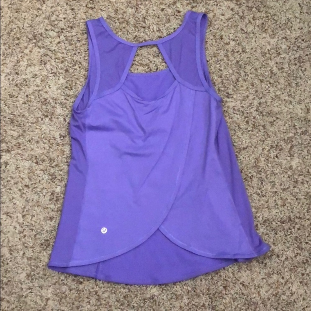 Lululemon size 8 lower back peekaboo tank top